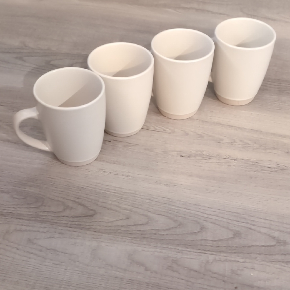Elegant White Ceramic Mug Set